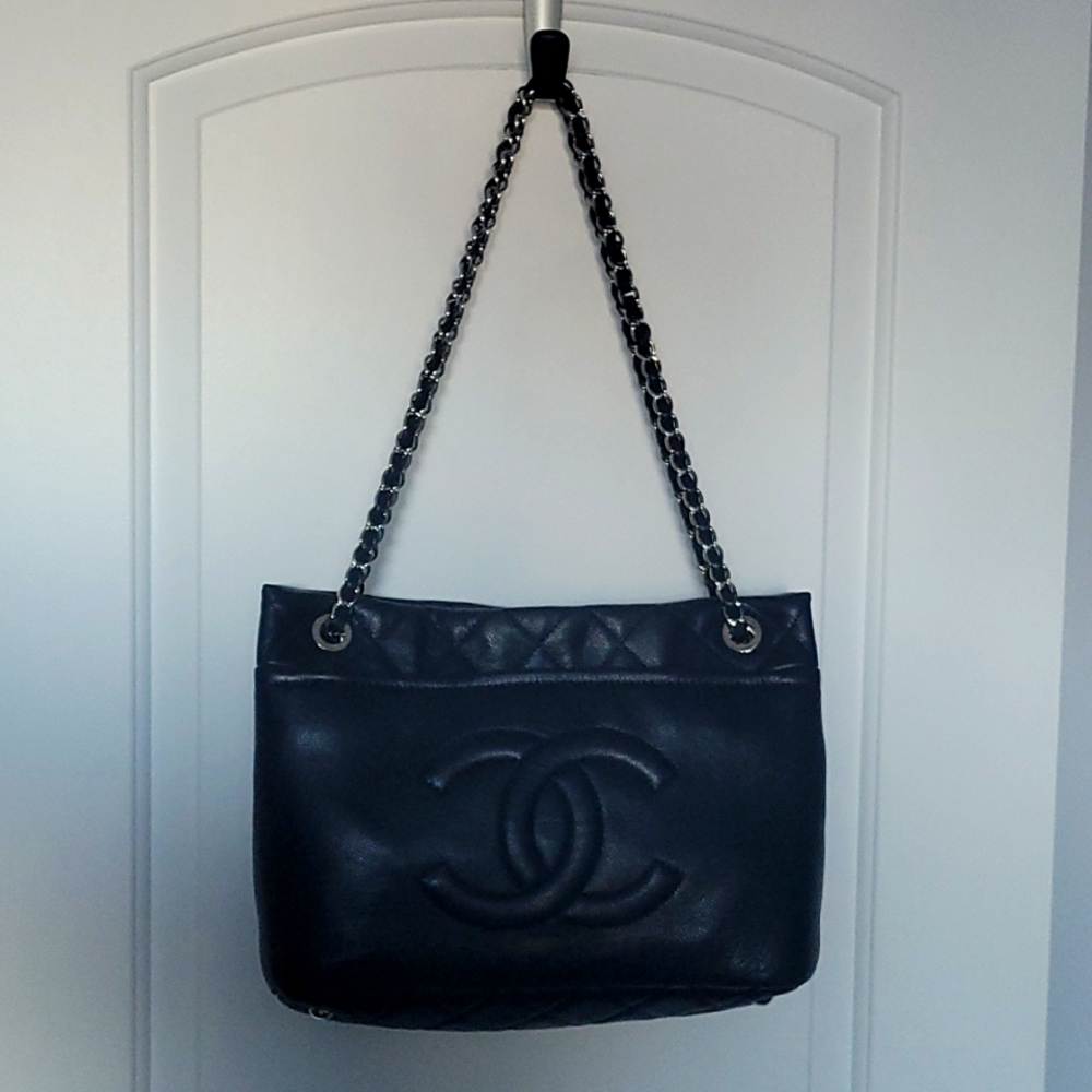 Chanel classic tote in black caviar leather